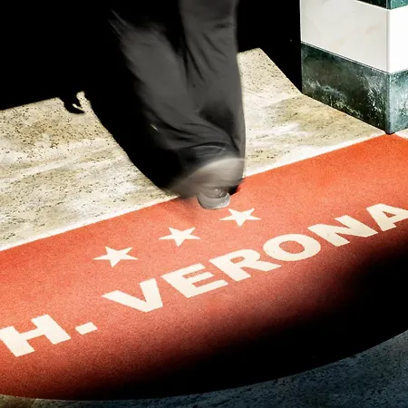 ホテル Verona チェゼナーティコ